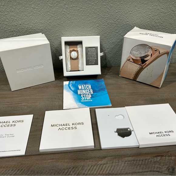 MICHAEL KORS “Rare” and “Limited” Women’s Rosa Gold Watch Hunger Stop - Picture 6 of 16